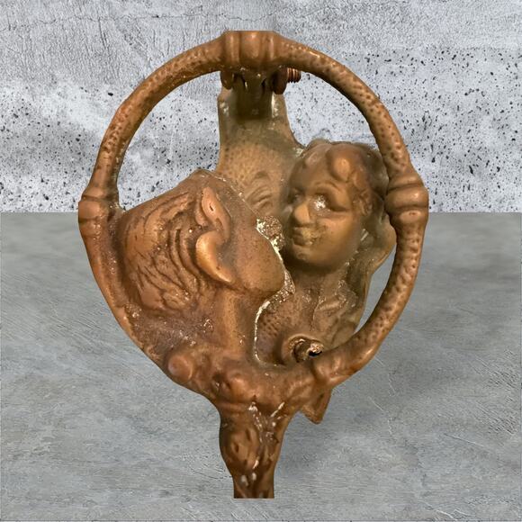 Antique Cast Iron Door Knocker – Victorian Cherub & Lion Head Design - Picture 2 of 7